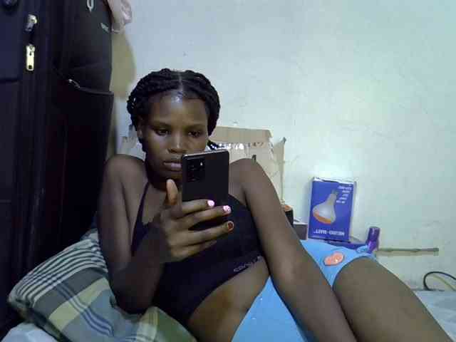 Cute-aliyah webcam