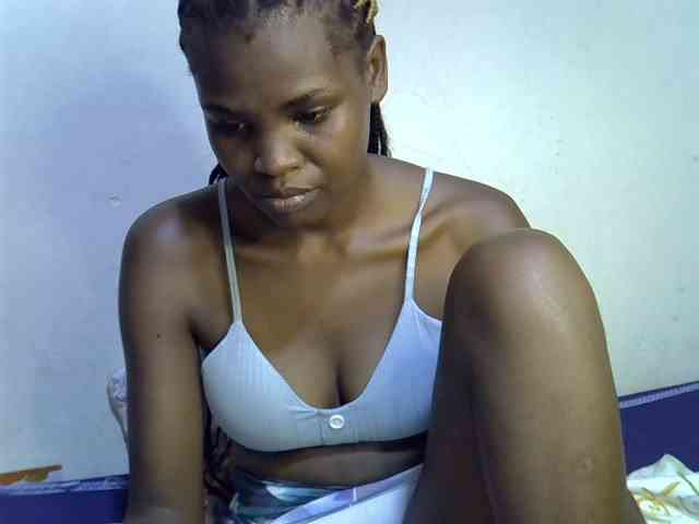 Cute-aliyah webcam