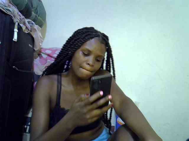 Cute-aliyah webcam