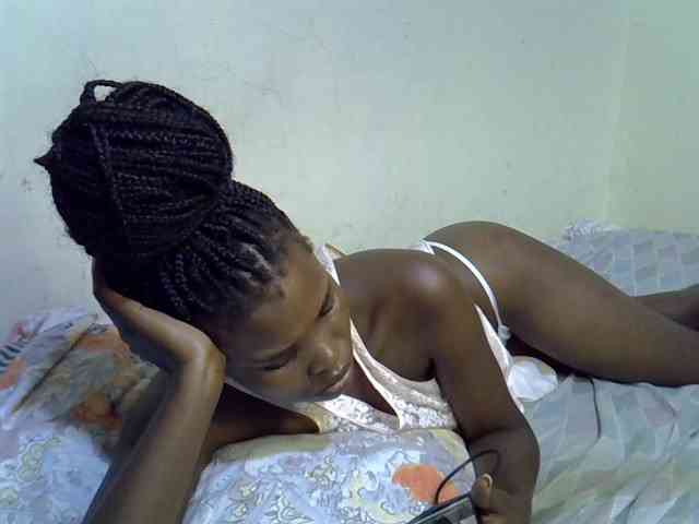 Cute-aliyah webcam