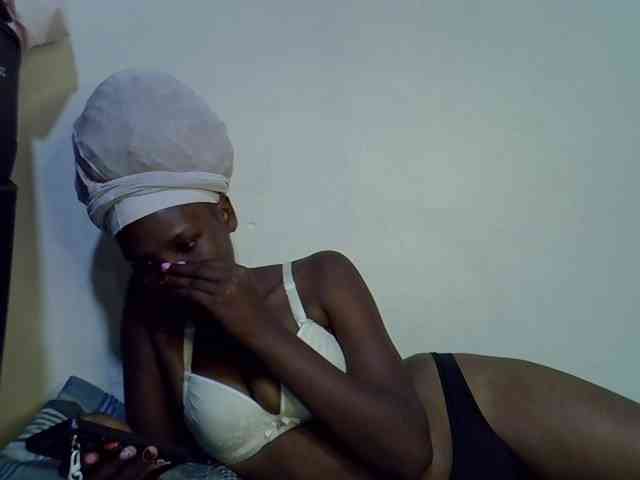 Cute-aliyah webcam