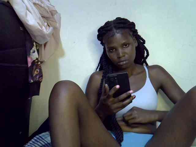 Cute-aliyah webcam
