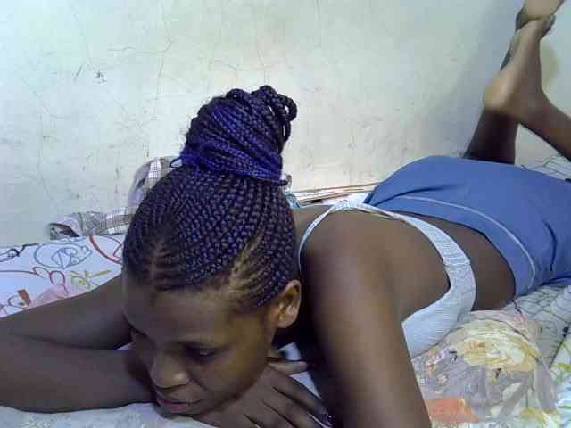 Model: Cute-aliyah