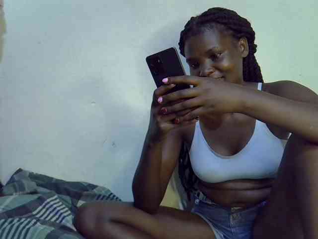 Cute-aliyah webcam