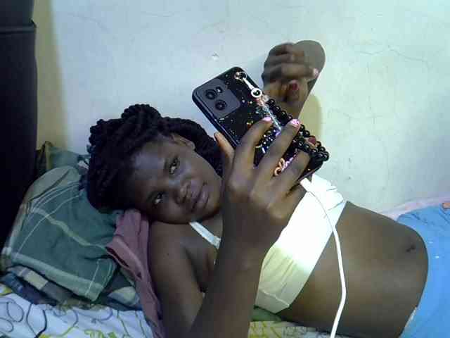 Cute-aliyah webcam
