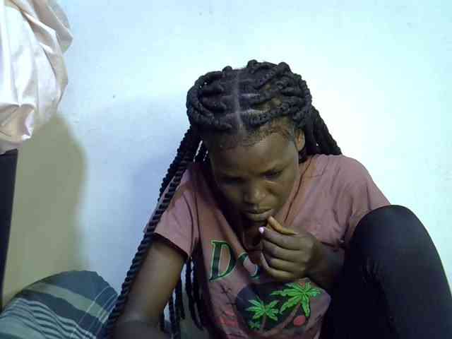 Cute-aliyah webcam