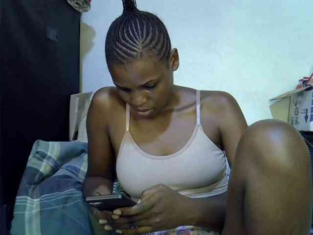 Cute-aliyah webcam