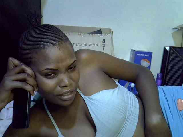 Cute-aliyah webcam