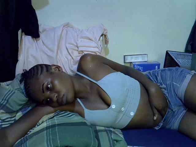 Cute-aliyah webcam