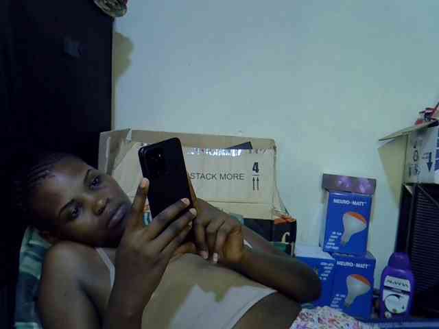 Cute-aliyah webcam