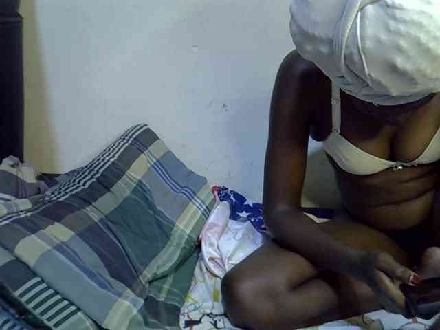 Cute-aliyah webcam