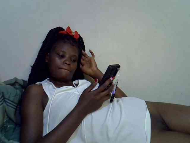 Cute-aliyah webcam