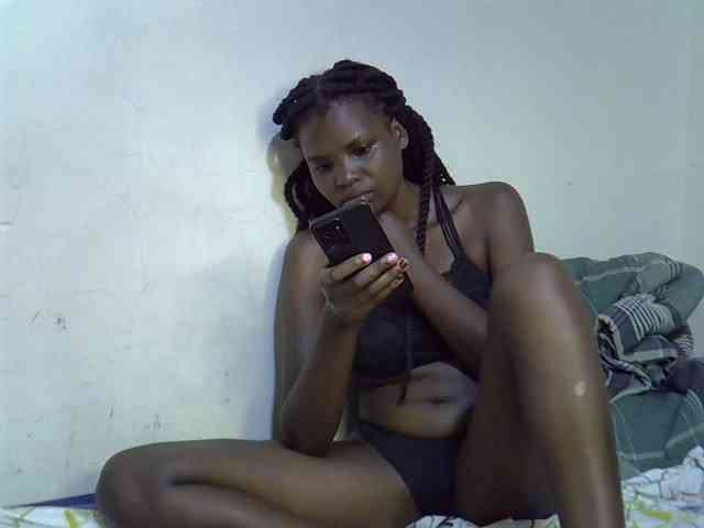 Cute-aliyah webcam