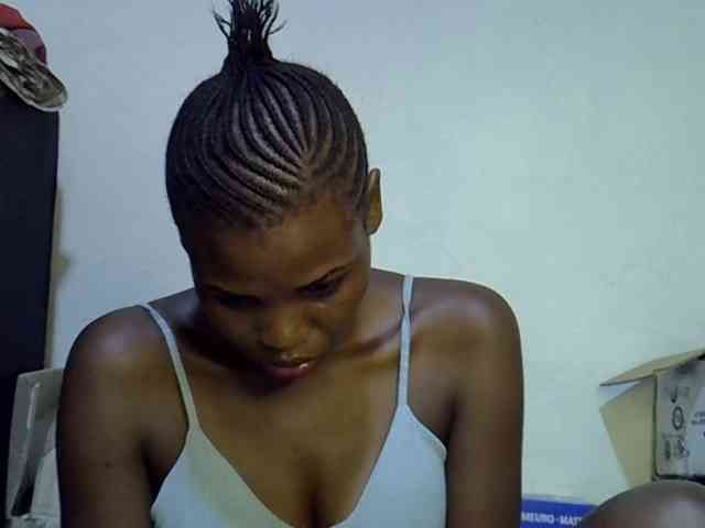 Cute-aliyah webcam