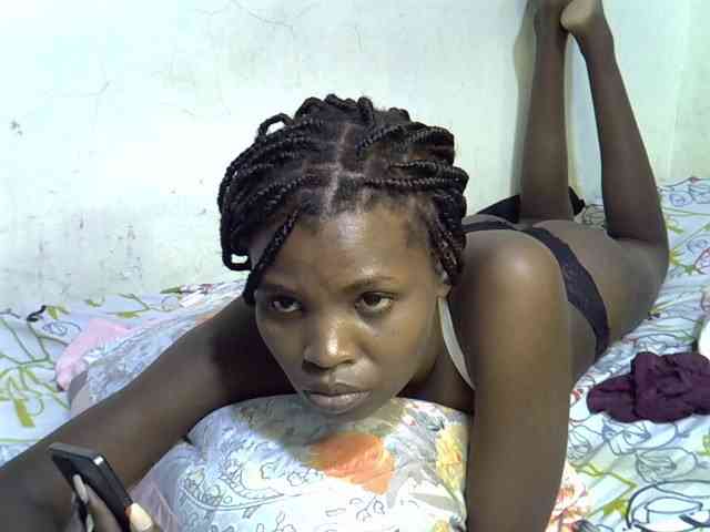 Cute-aliyah webcam
