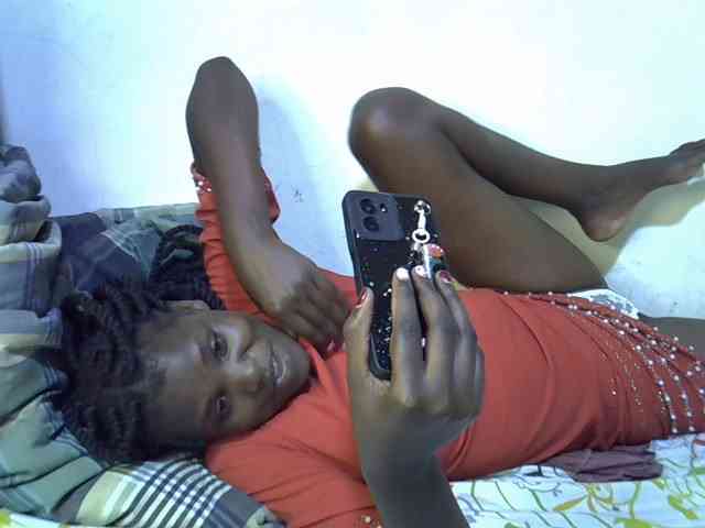 Cute-aliyah webcam