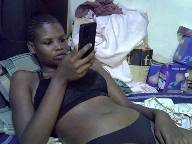 Cute-aliyah webcam