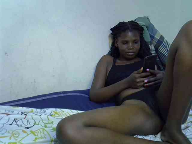 Cute-aliyah webcam