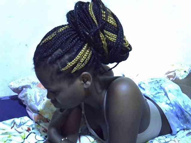 Cute-aliyah webcam
