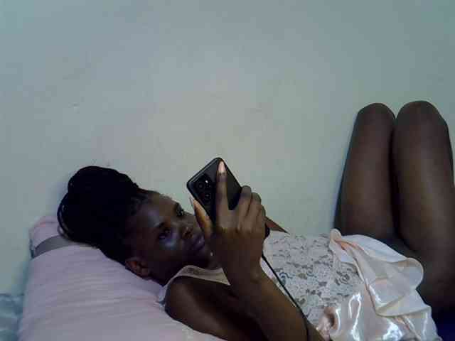 Cute-aliyah webcam