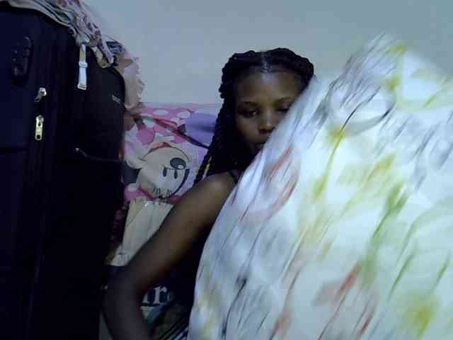 Cute-aliyah webcam