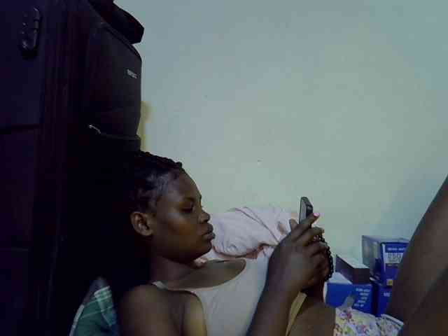 Cute-aliyah webcam