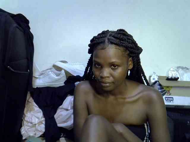 Cute-aliyah webcam