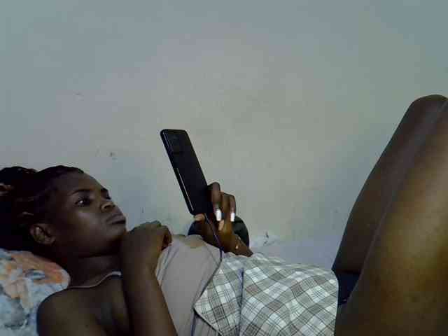 Cute-aliyah webcam