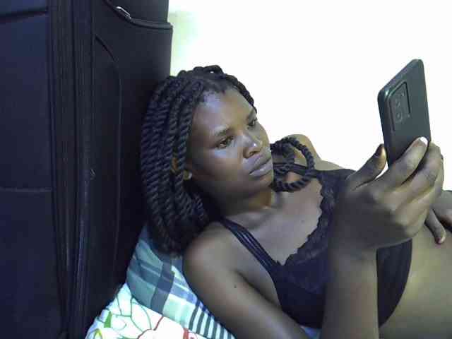 Cute-aliyah webcam