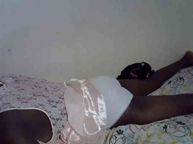 Model: Cute-aliyah