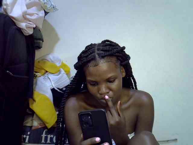 Cute-aliyah webcam