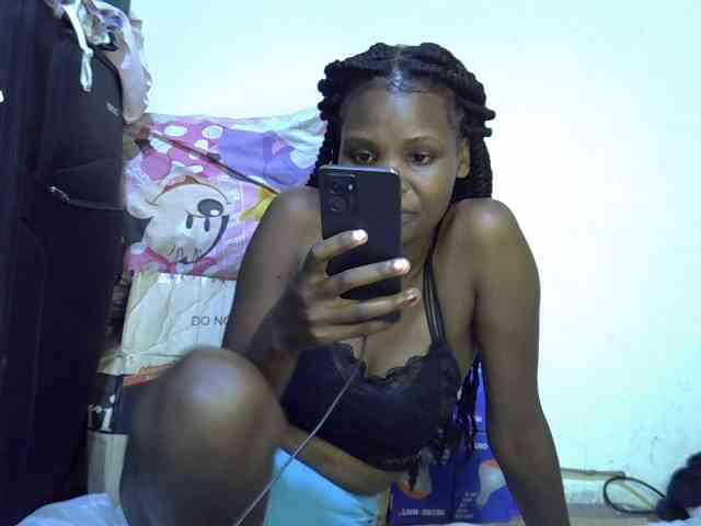 Cute-aliyah webcam