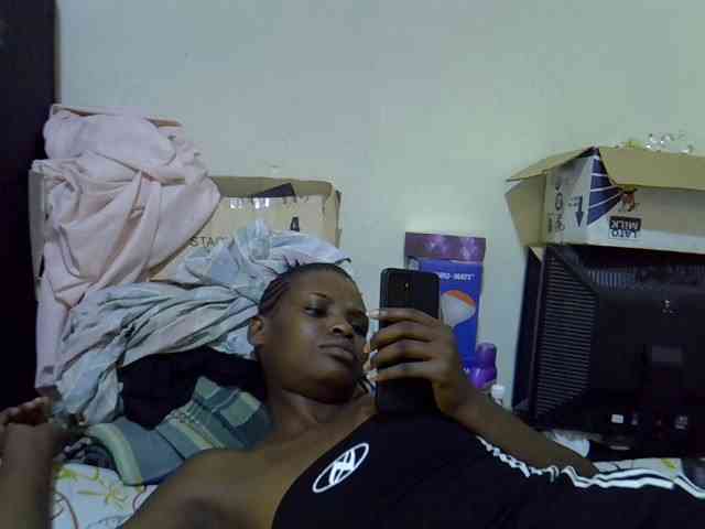 Cute-aliyah webcam