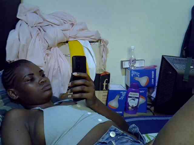 Cute-aliyah webcam