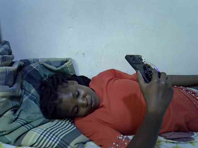 Cute-aliyah webcam