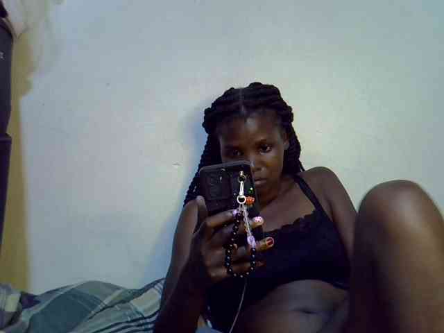 Cute-aliyah webcam