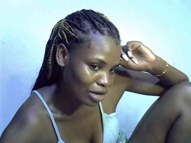 Cute-aliyah webcam