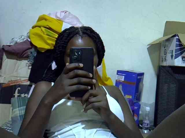 Cute-aliyah webcam