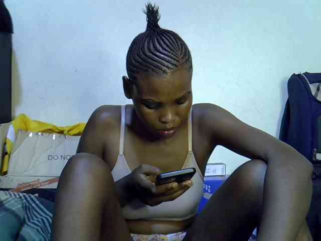 Cute-aliyah webcam