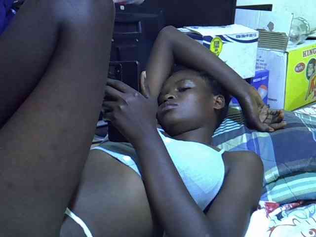 Cute-aliyah webcam