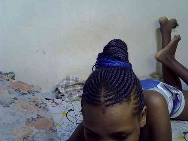 Model: Cute-aliyah