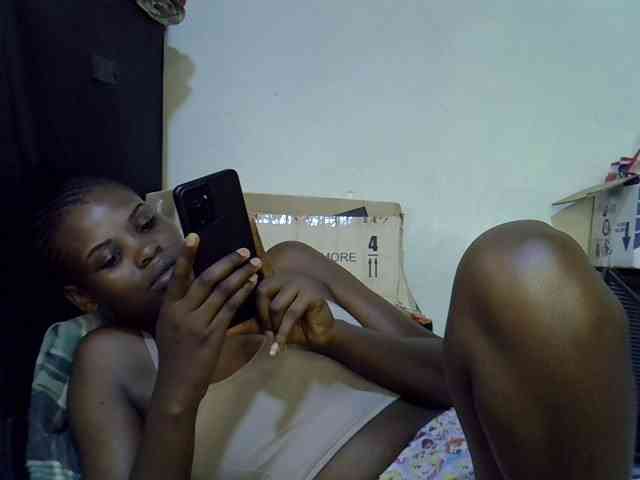 Cute-aliyah webcam