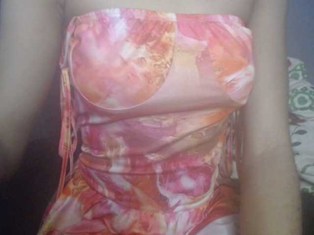 Plumnjuicy live cam on BongaCams