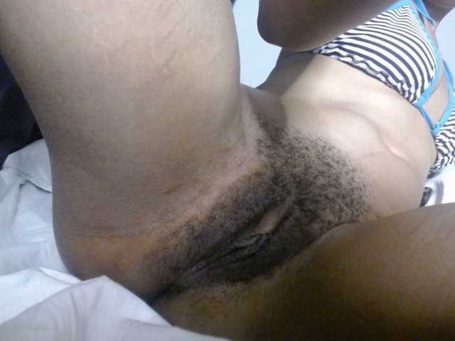 Plumnjuicy live cam on BongaCams
