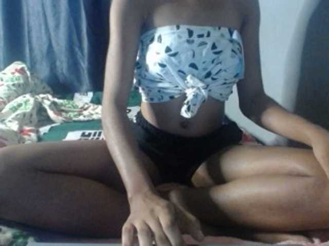 Plumnjuicy live cam on BongaCams
