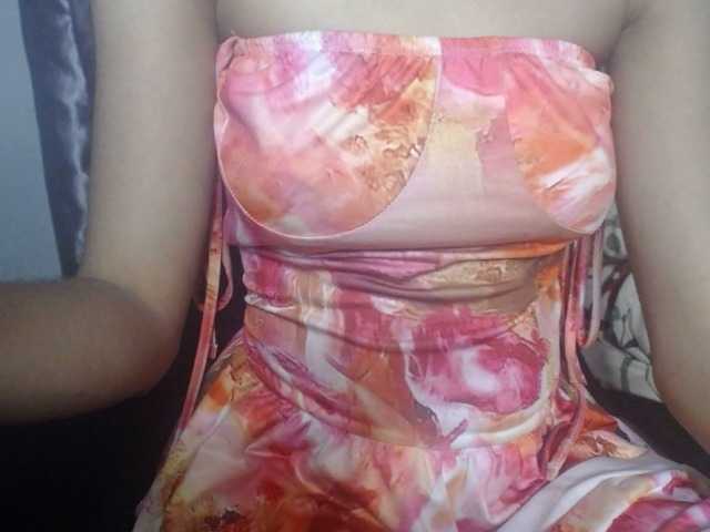Plumnjuicy live cam on BongaCams