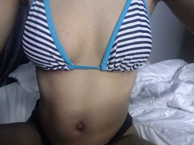 Plumnjuicy live cam on BongaCams