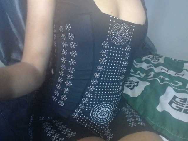 Plumnjuicy live webcam show