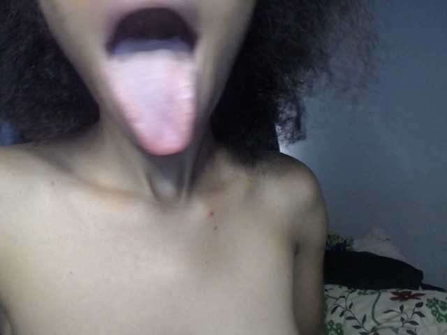 Plumnjuicy live cam on BongaCams