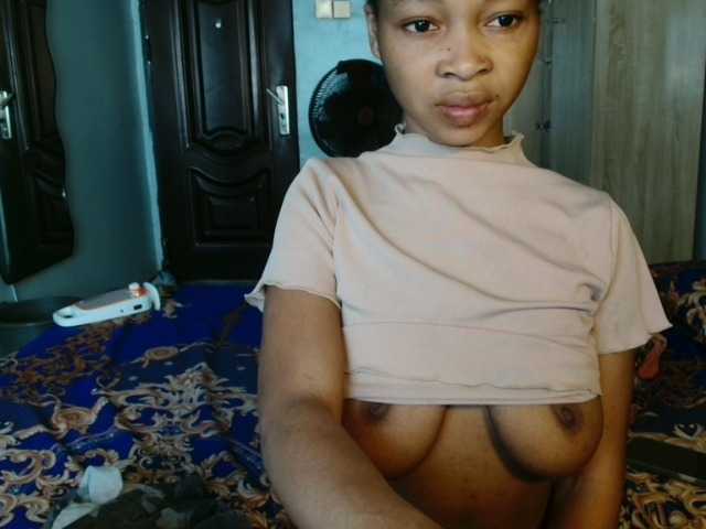 Plumnjuicy live cam on BongaCams